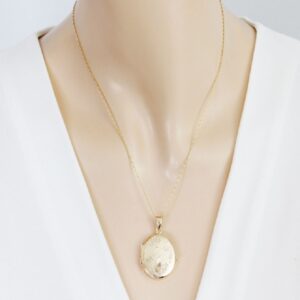 Złoty naszyjnik z medalionem - Jubiler Kraków BigDIAMOND