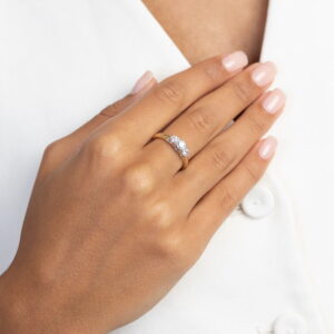 Złoty pierścionek zaręczynowy z diamentami laboratoryjnymi Jubiler Kraków BigDIAMOND 24