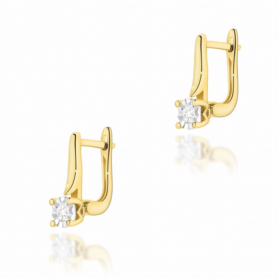 Gold earrings with diamonds