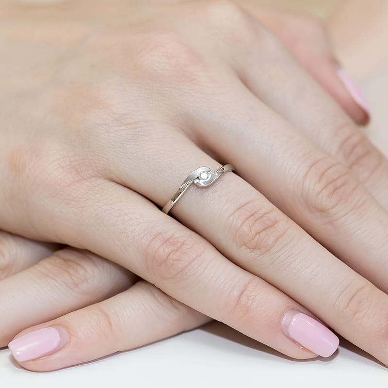 Pierścionek Diament 0,05ct białe złoto — zdjęcie dodatkowe 3