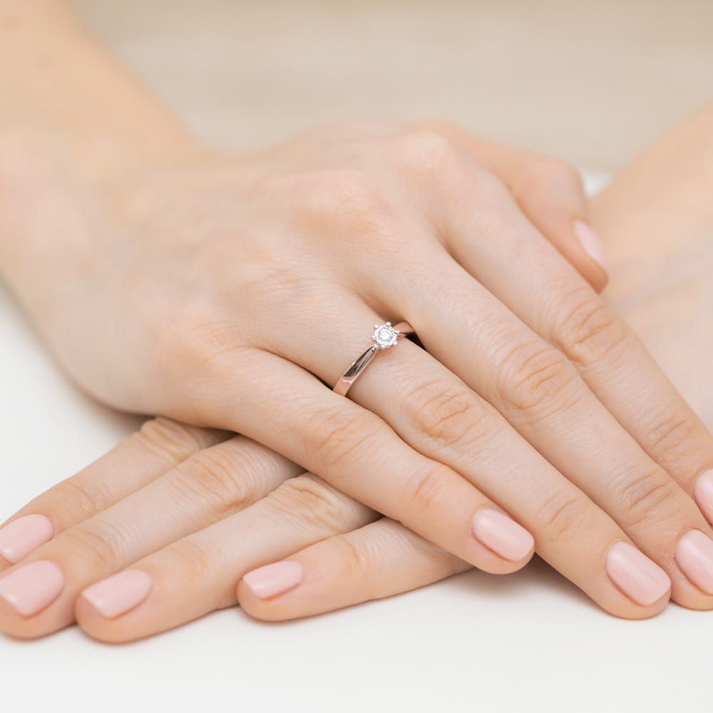 Ring in rose gold with a diamond – product image 4