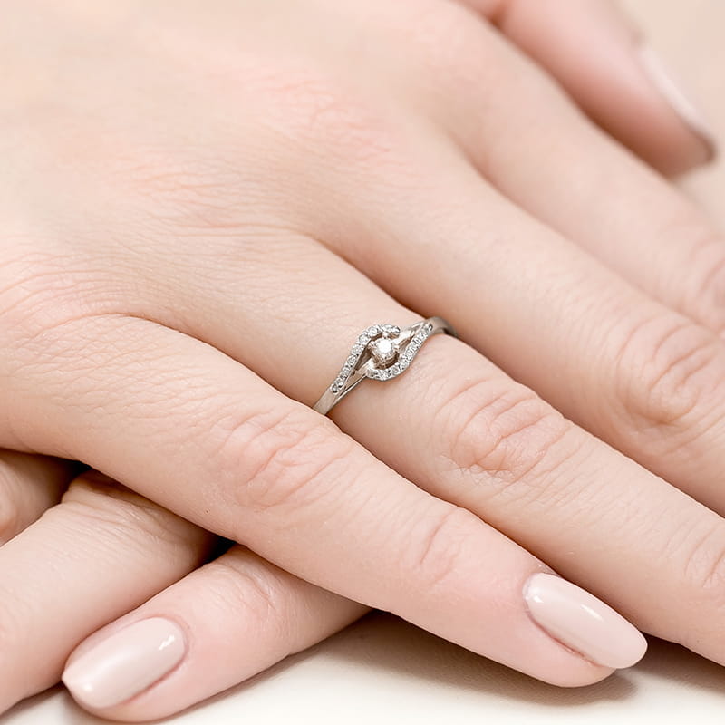 Ring with diamonds 0,11 ct in white gold – product image 4