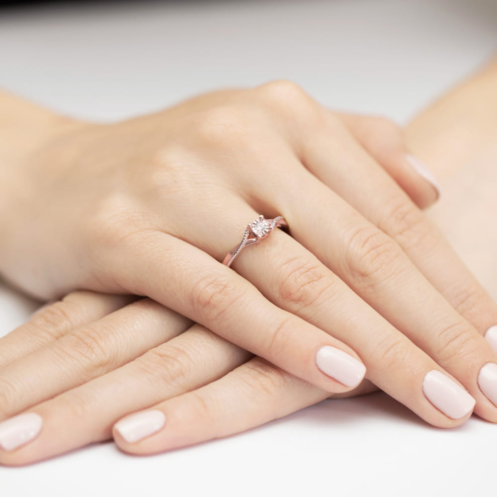 Pierścionek Diament 0,08ct różowe złoto — zdjęcie dodatkowe 3