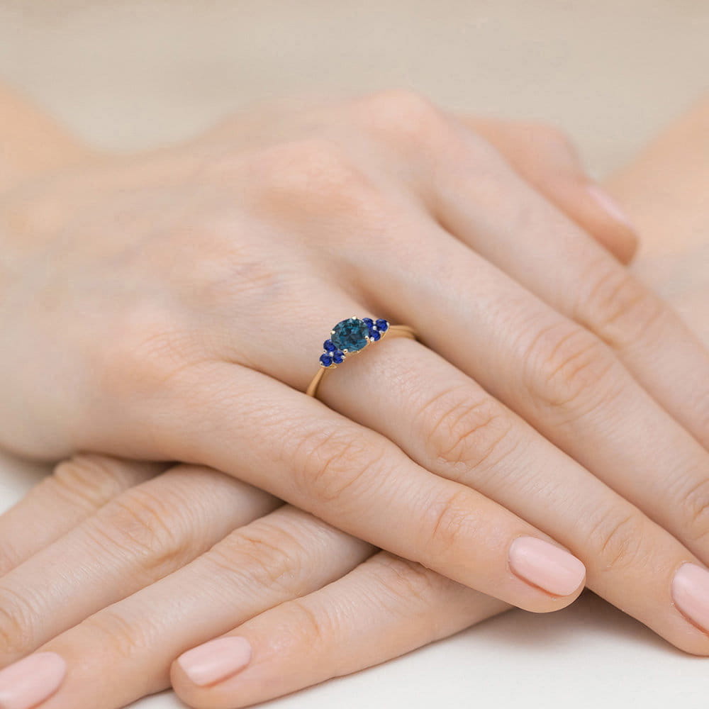 Pierścionek Topaz London Blue 0,50ct żółte złoto — zdjęcie dodatkowe 3