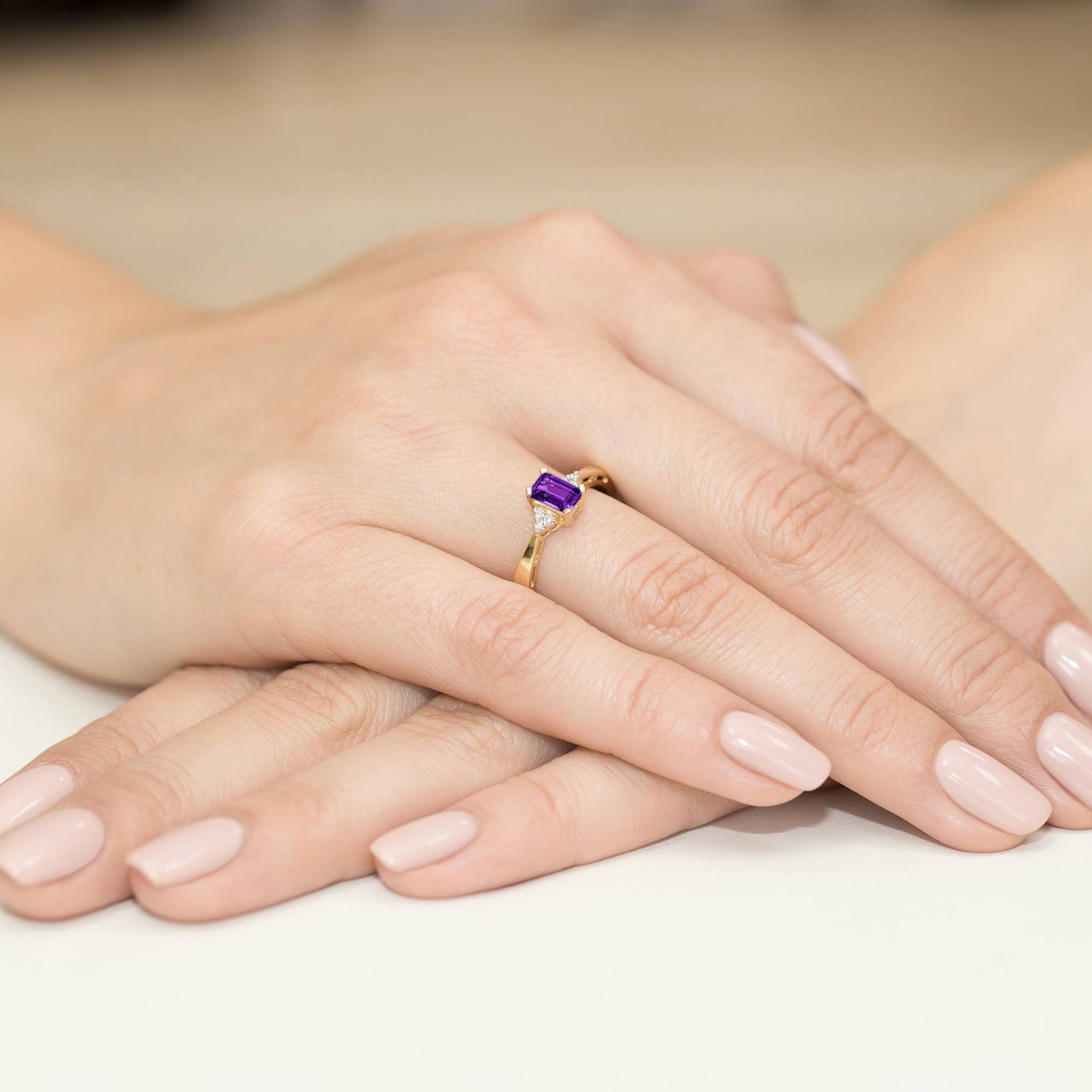 Ring in yellow gold with amethyst and diamonds – product image 1