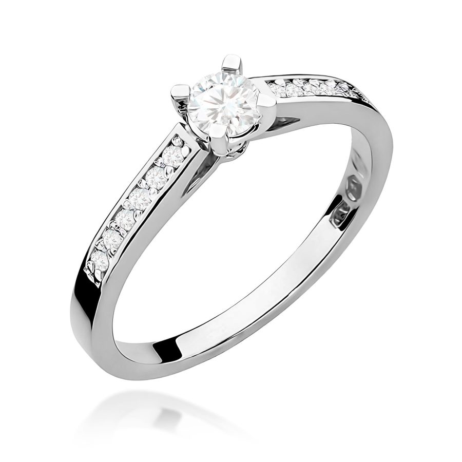 Pierścionek z okrągłym brylantem 0,36 ct · W052