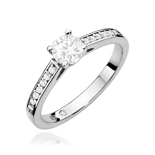 Pierścionek z kamieniem diament laboratoryjny 0,62 ct W0052 – białe złoto próby 585