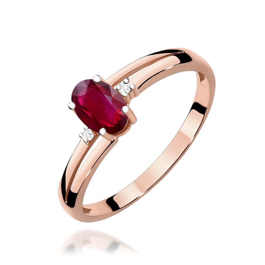 Pierścionek z owalnym rubinem 0,60 ct i diamentami · W068