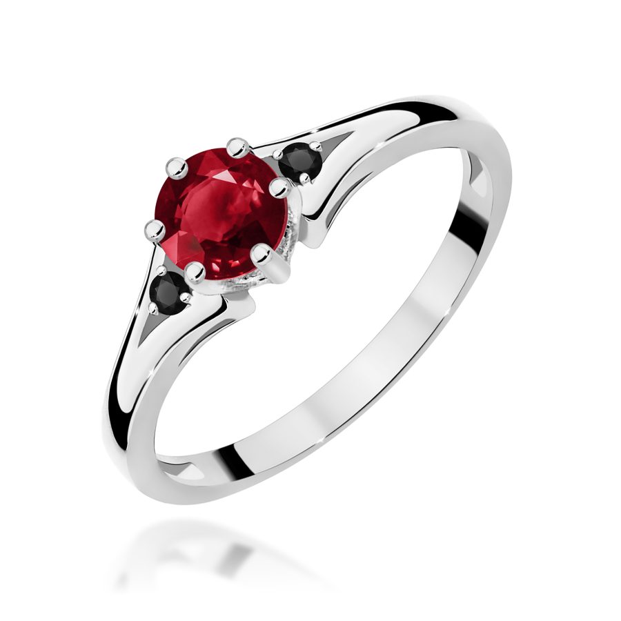 Ring in white gold with garnet and black diamonds