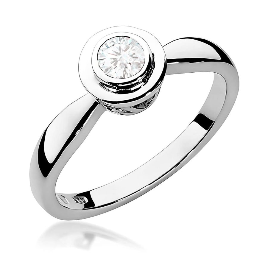 Ring in white gold with a lab-grown diamond