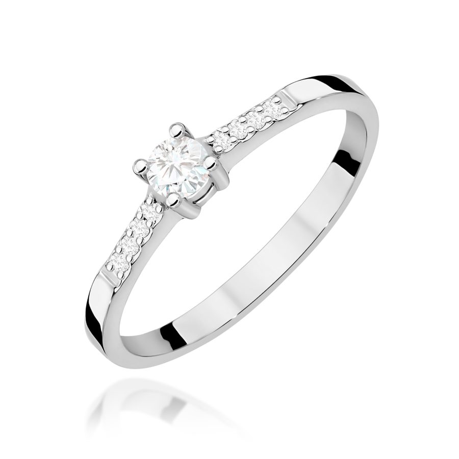 Pierścionek z diamentami o łącznej masie 0.22 ct · W382
