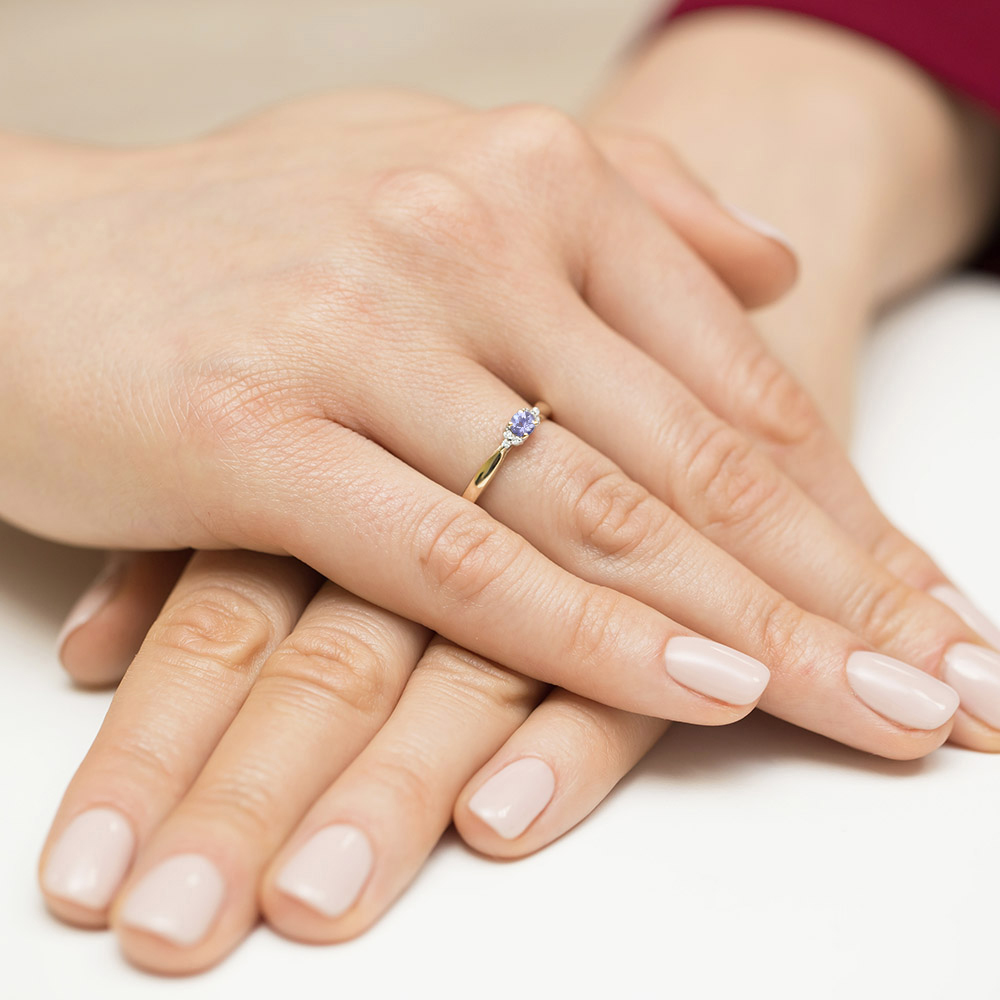 Ring in yellow gold with tanzanite and diamonds – product image 1