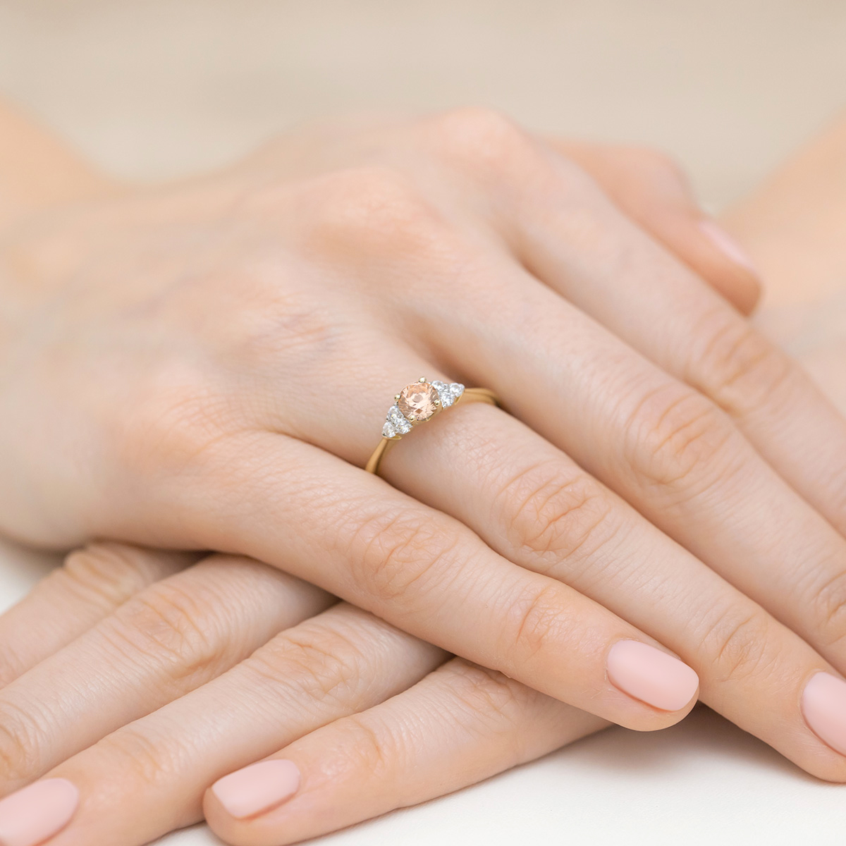Ring with morganite 0,40 ct and diamonds – product image 1