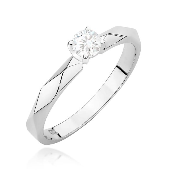 Pierścionek z diamentem 0,15 ct W0484 – białe złoto próby 585