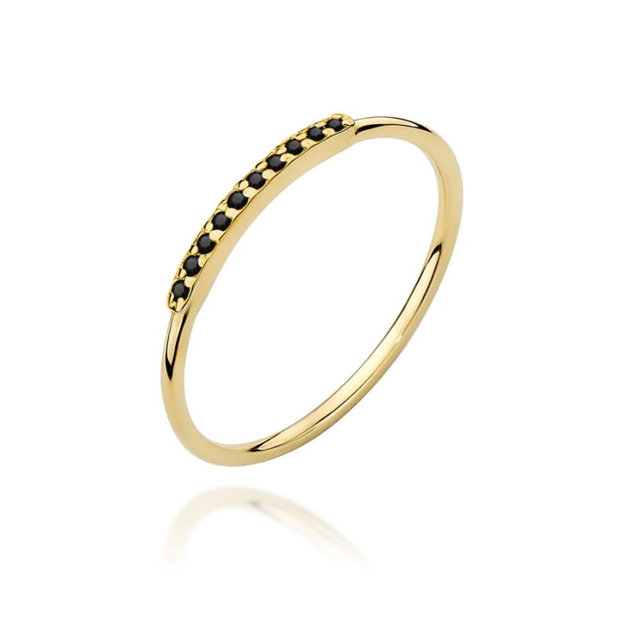 Ring in yellow gold with black diamonds