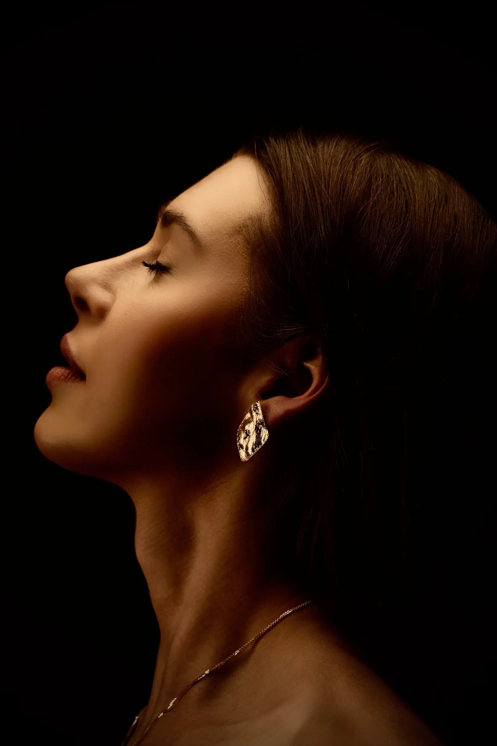 kobieta w bizuterii BigDIAMOND