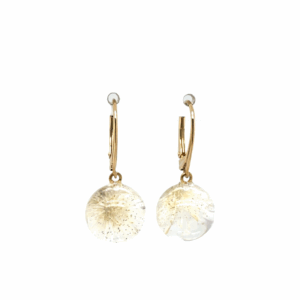 Złote kolczyki z przęskami w przezroczystej żywicy