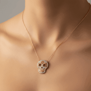 Naszyjniki - BigDiamond.pl | Biżuteria od Jubiler Kraków 27 Złoty naszyjnik w kształcie czaszki na dekolcie