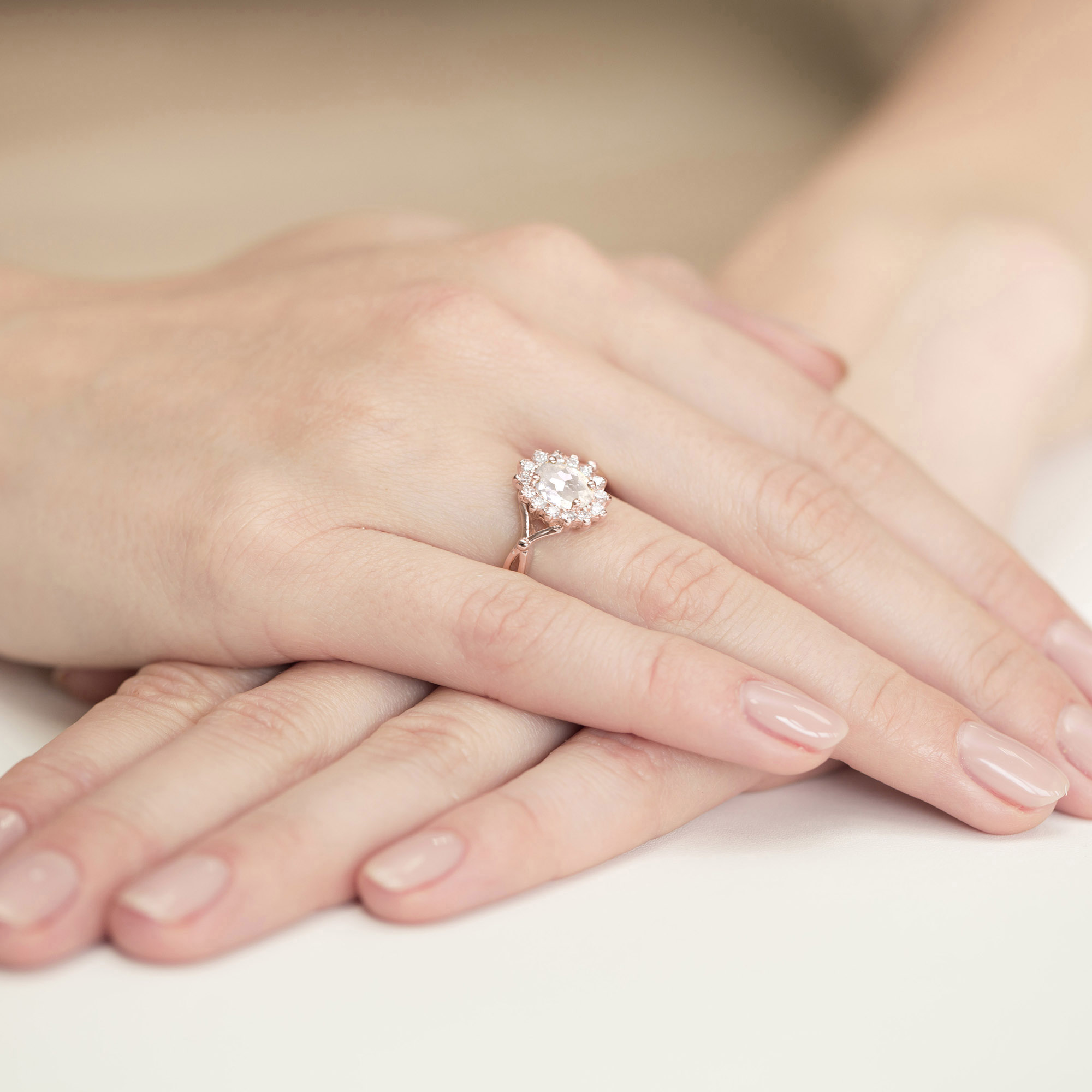 Gold ring with lab-grown diamonds – product image 4