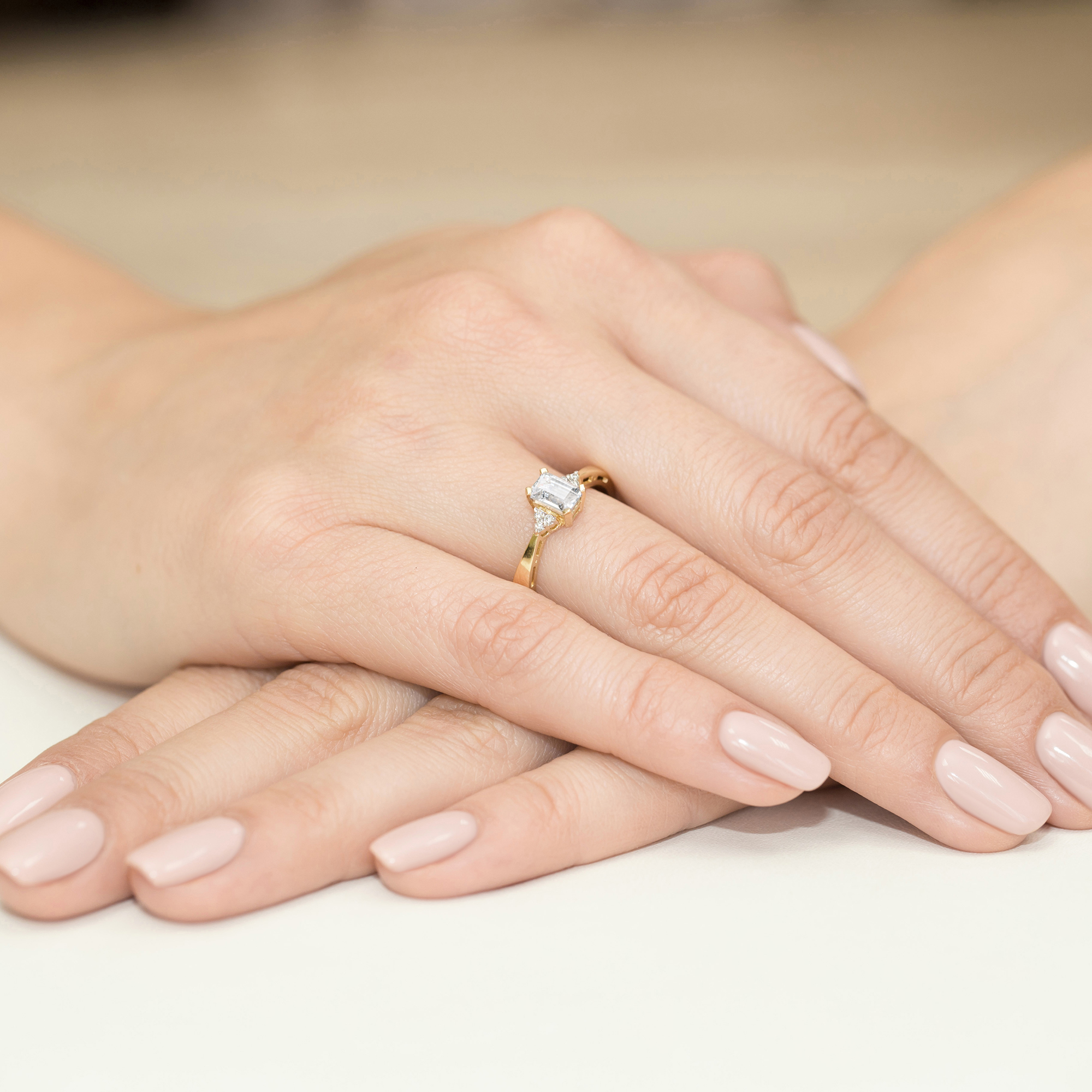 Pierścionek z kamieniem diament laboratoryjny 0,60 ct W0002 – żółte złoto próby 585 – widok produktu 4