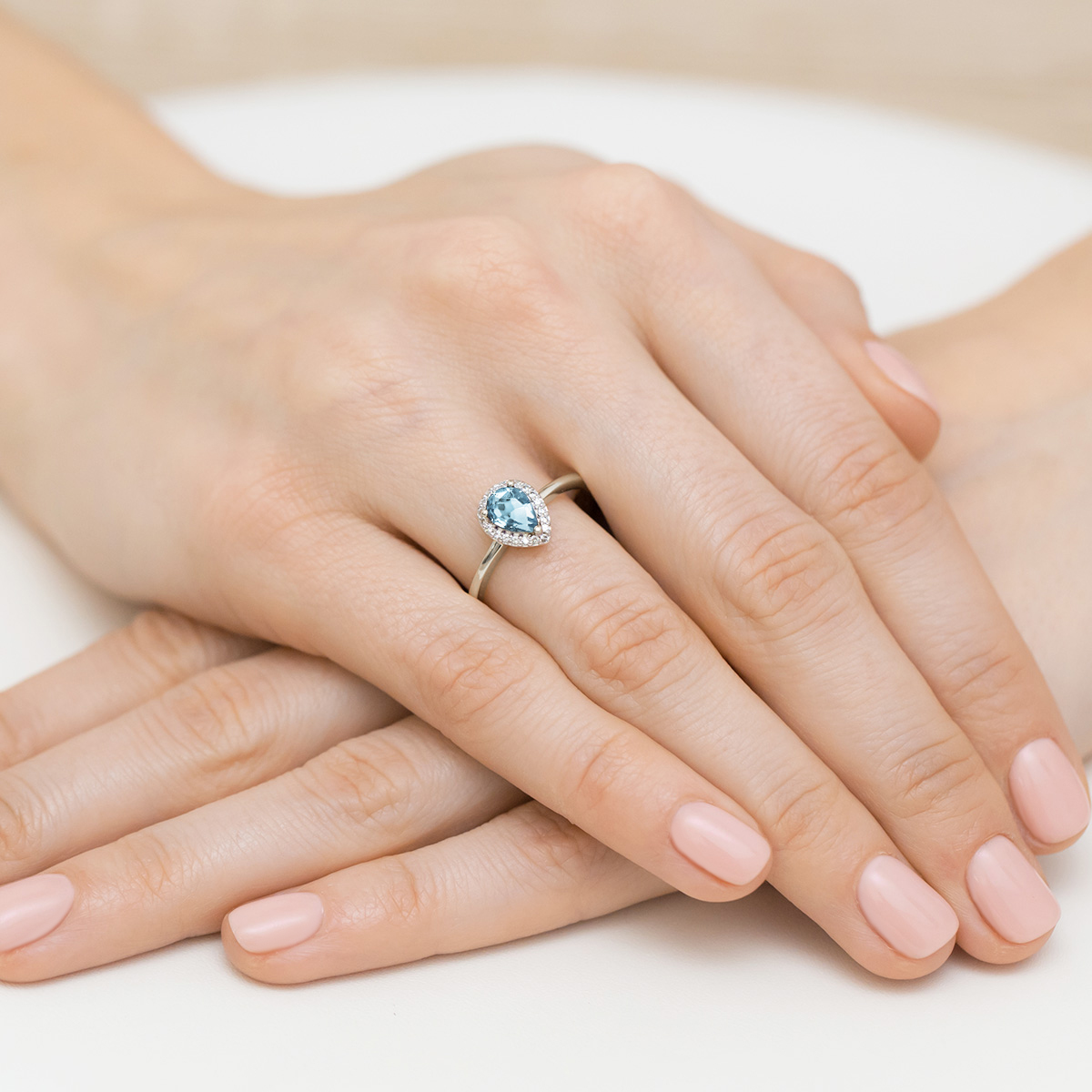 Pierścionek z kamieniem diament laboratoryjny niebieski 0,50 ct W0455 – białe złoto próby 585 – widok produktu 4