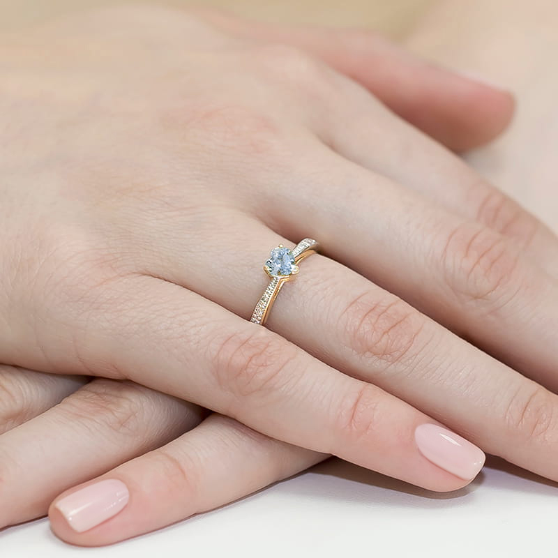 Pierścionek z kamieniem diament laboratoryjny niebieski 0,50 ct W0065 – żółte złoto próby 585 – widok produktu 4