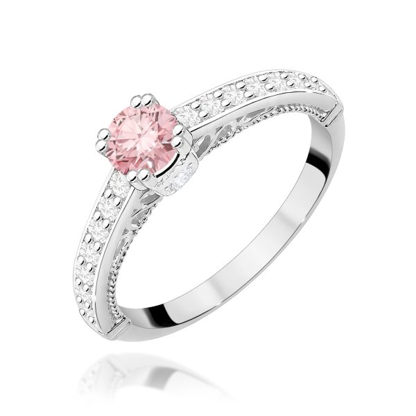 Pierścionek z kamieniem diament laboratoryjny różowy 0,56 ct W0439 – białe złoto próby 585 – widok produktu 1