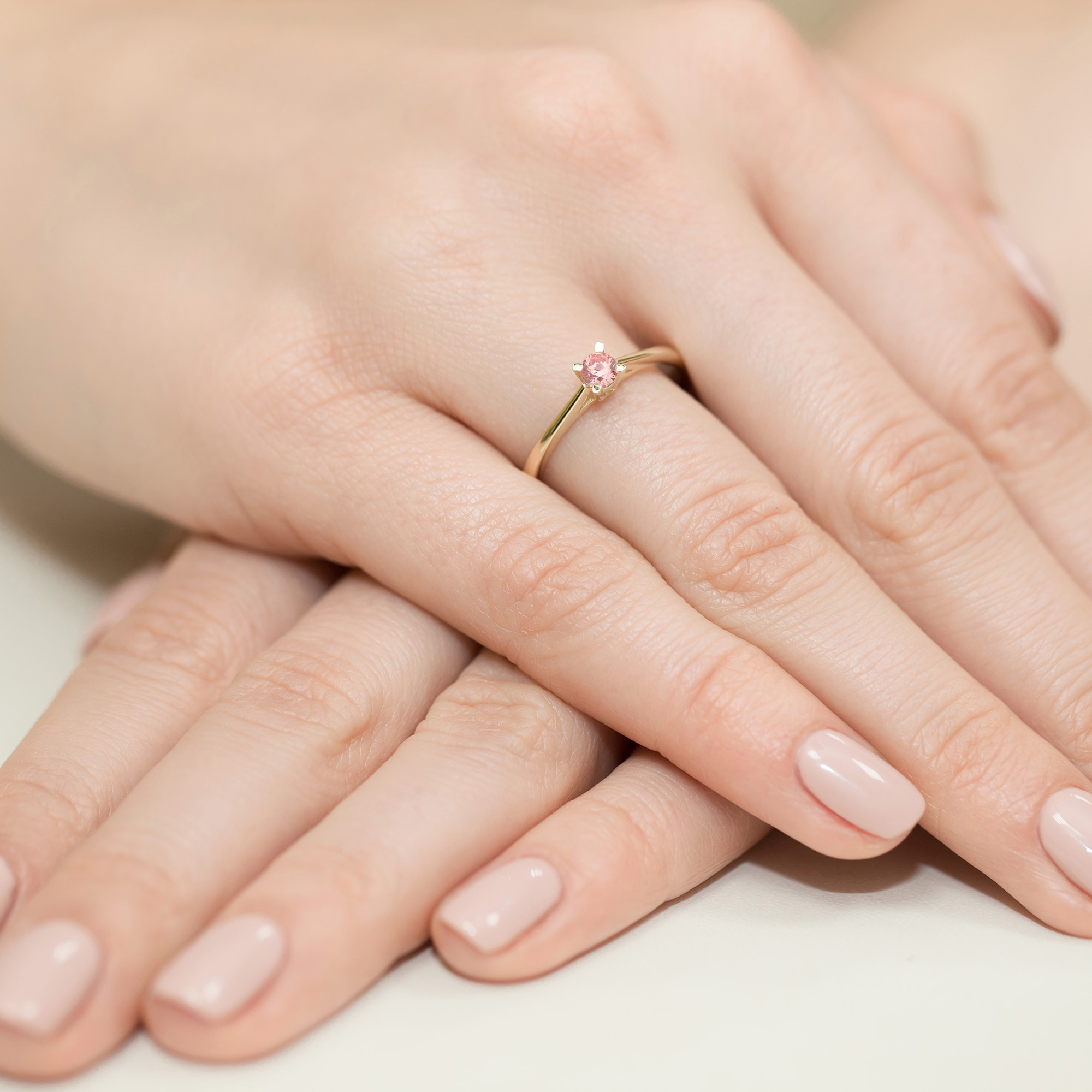 Ring with rose diamond lab-grown 0,15 ct in yellow gold – product image 4