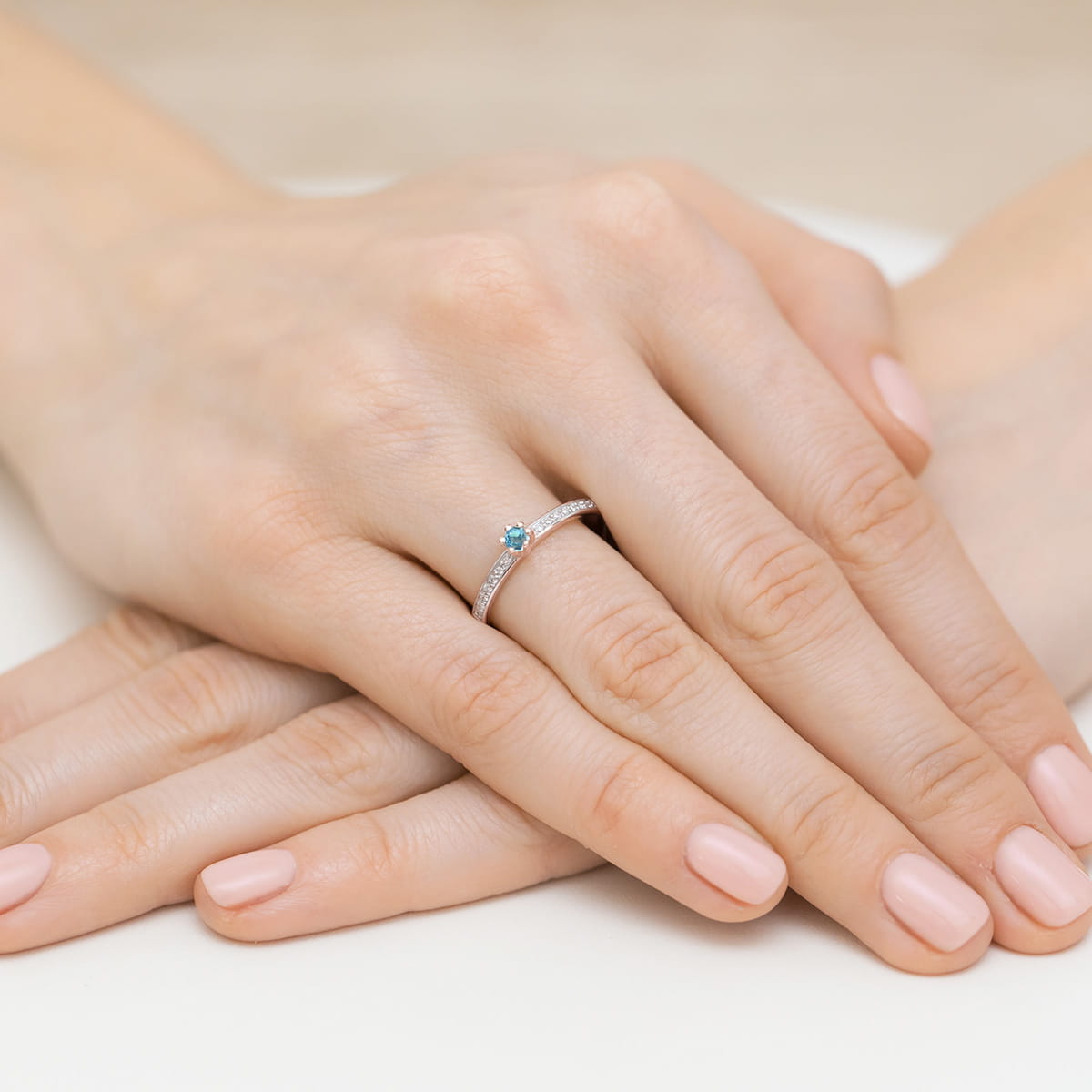 Pierścionek z kamieniem topaz swiss 0,15 ct W0459 – różowe złoto próby 585 – widok produktu 4