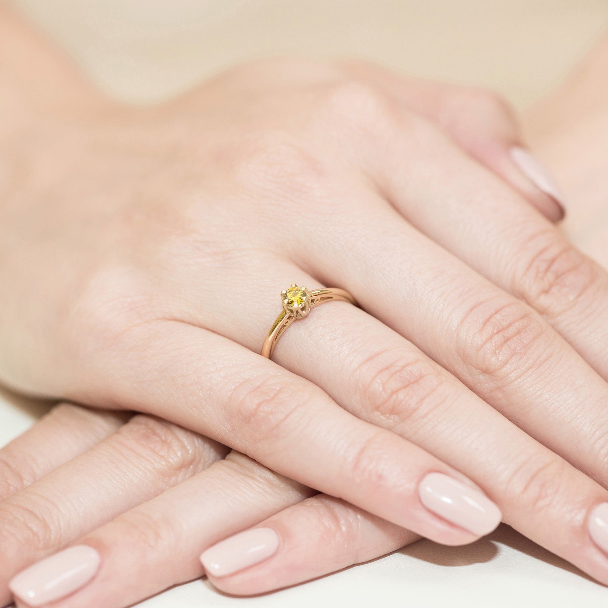 Pierścionek z kamieniem diament laboratoryjny żółty 0,15 ct W0133 – żółte złoto próby 585 – widok produktu 4